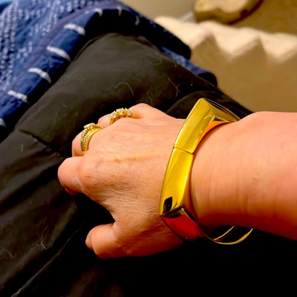 Vintage Gold filled classy bracelet with a well made hinge. Christmas box. - Picture 2 of 9